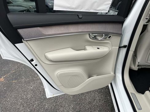 New 2026 Volvo XC90 B6 Ultra w/ Protection Package Premier AWD/4WD image 18