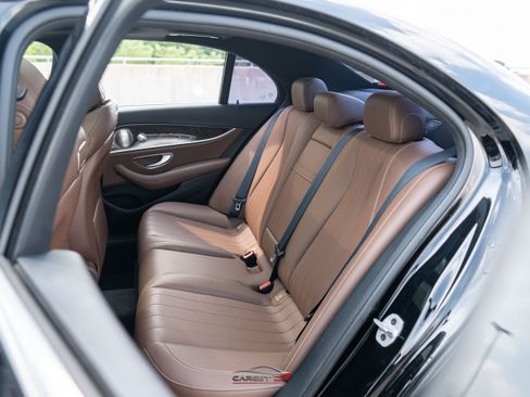 Used 2018 Mercedes-Benz E 300 4MATIC w/ AMG Line Exterior image 19