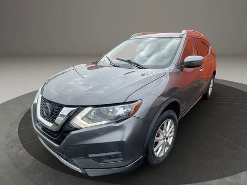 Used 2020 Nissan Rogue SV image 1