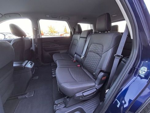 Used 2024 Nissan Pathfinder SV image 36