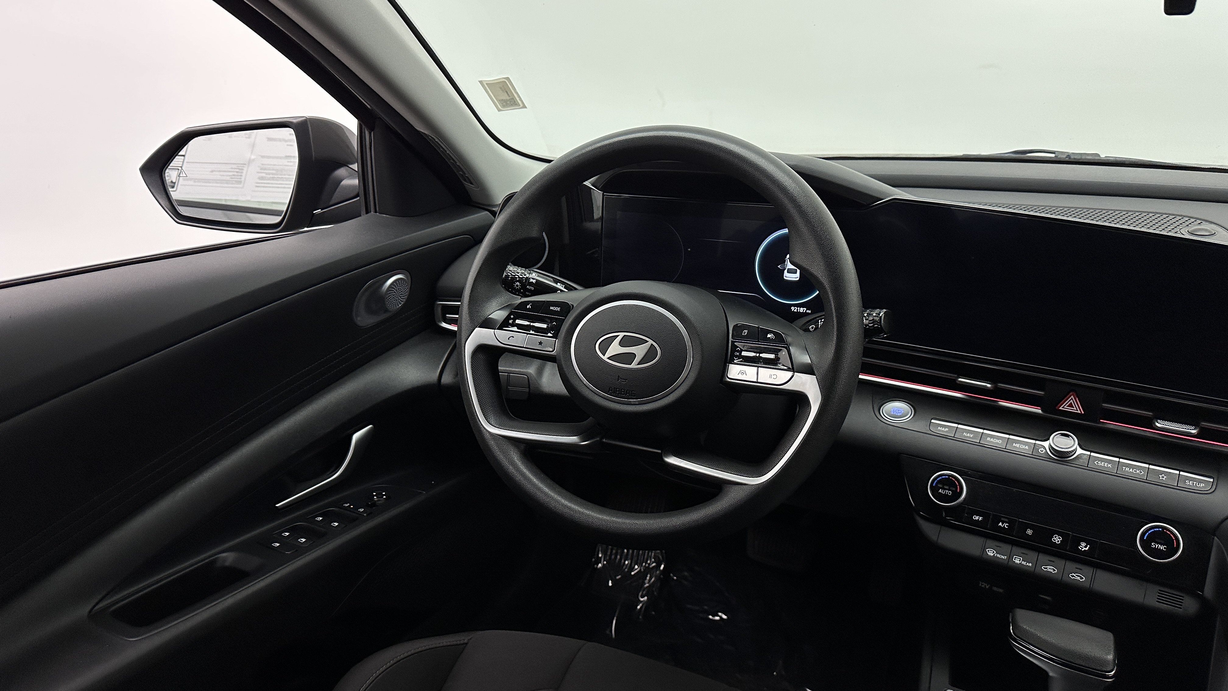 Used 2024 Hyundai Elantra SEL FWD image 26