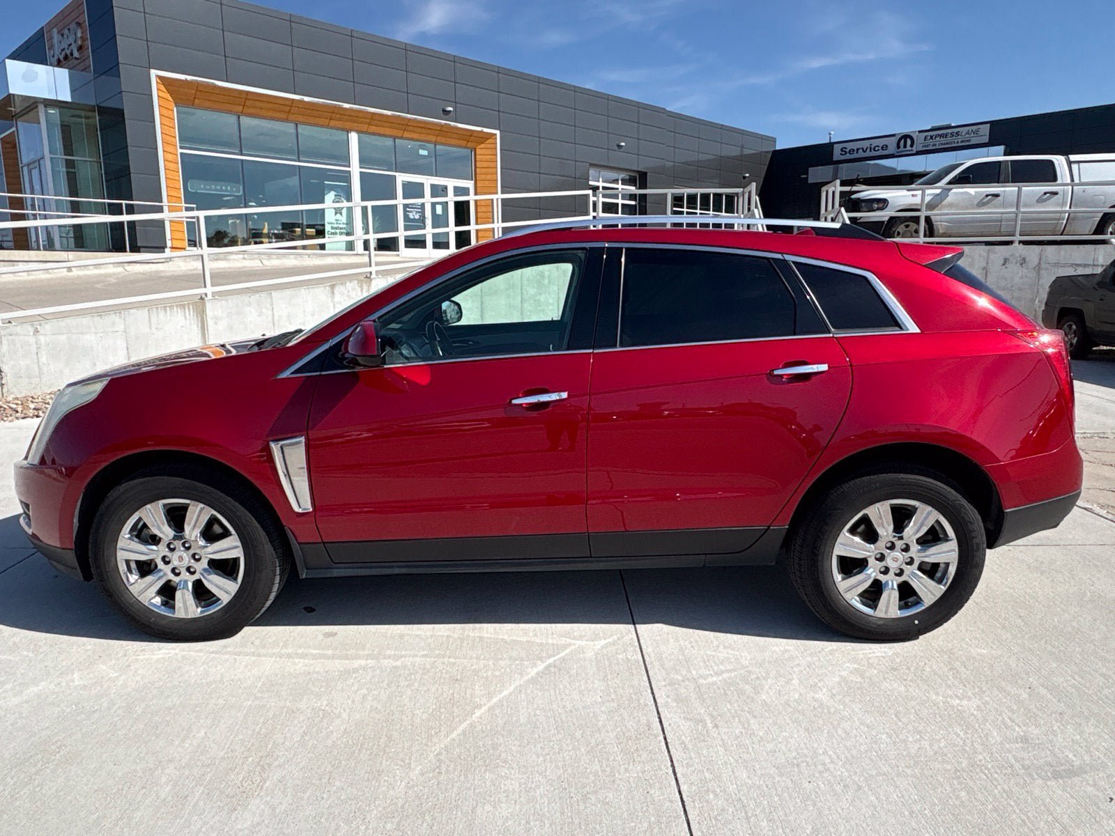 Used 2015 Cadillac SRX Luxury AWD/4WD image 2