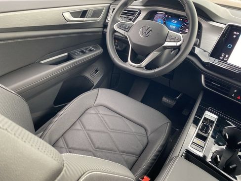 New 2026 Volkswagen Atlas Cross Sport SE FWD image 10