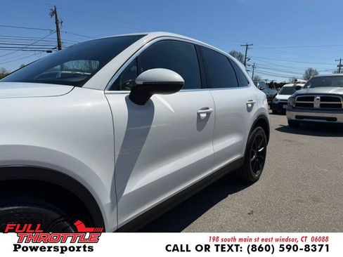 Used 2021 Porsche Cayenne AWD/4WD image 6
