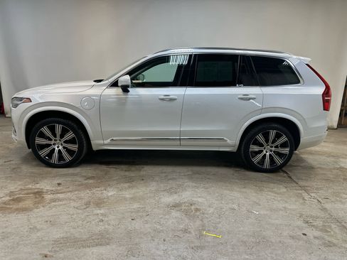 Used 2023 Volvo XC90 T8 Plus image 9