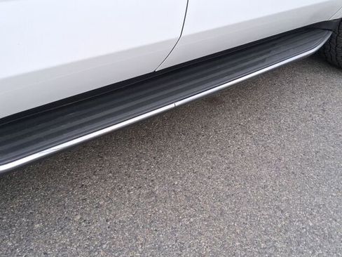 Used 2017 GMC Yukon SLT image 9