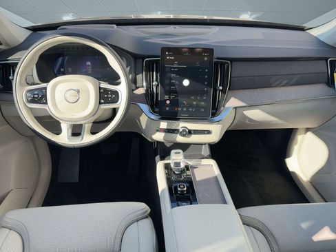 New 2026 Volvo XC90 T8 Ultra w/ Protection Package Premier AWD/4WD image 16