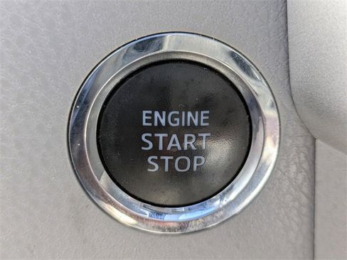 Used 2019 Toyota Highlander Limited image 28