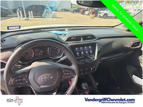 Used 2023 Chevrolet TrailBlazer RS w/ Sun and Liftgate Package FWD image 17