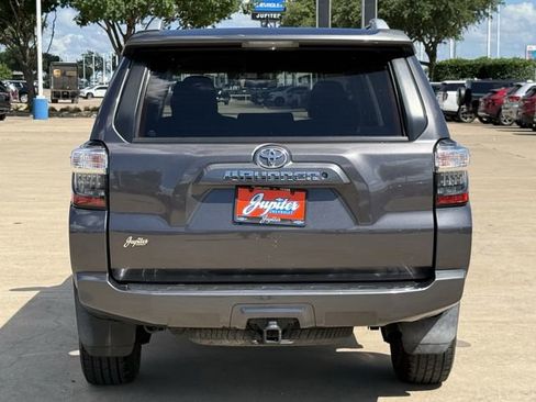 Used 2017 Toyota 4Runner SR5 RWD image 6