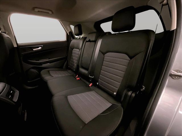 Used 2020 Ford Edge SE FWD image 25