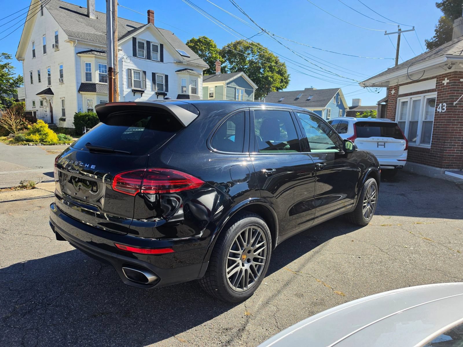 Used 2017 Porsche Cayenne AWD/4WD image 6