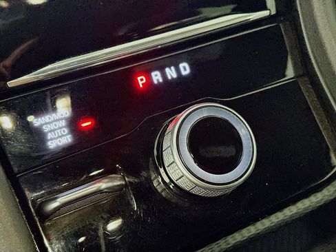 Used 2024 Jeep Grand Cherokee L Limited w/ Luxury Tech Group II image 25