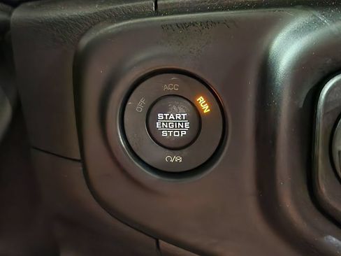 Used 2021 Jeep Wrangler Unlimited Sahara w/ Cold Weather Group AWD/4WD image 41