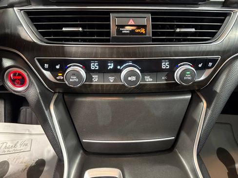 Used 2021 Honda Accord Touring image 30