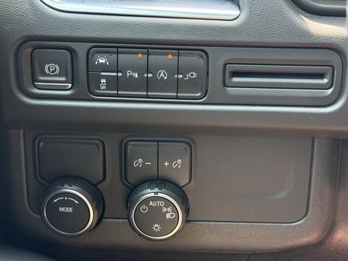 Used 2021 Chevrolet Tahoe RST w/ Luxury Package RWD image 33