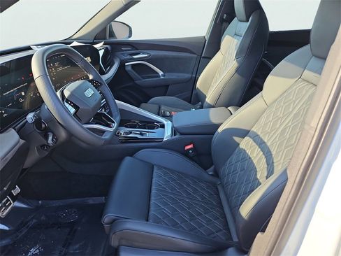 New 2025 Audi SQ5 Premium Plus image 22
