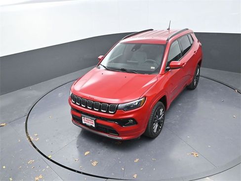 Used 2023 Jeep Compass Limited image 21