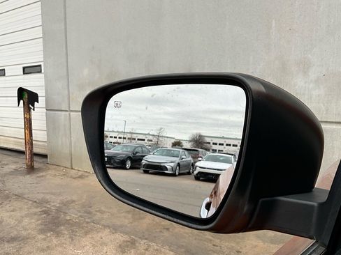 Used 2019 Nissan Rogue SL w/ Premium Package image 20