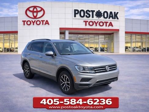 Used 2021 Volkswagen Tiguan SE image 1