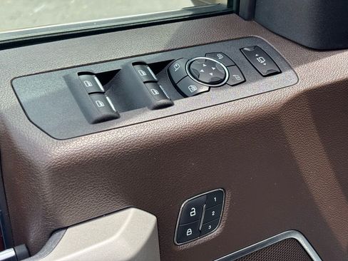 Used 2019 Ford F350 King Ranch w/ King Ranch Ultimate Package AWD/4WD image 18