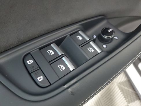 Used 2025 Audi SQ8 Prestige w/ Prestige Package AWD/4WD image 19