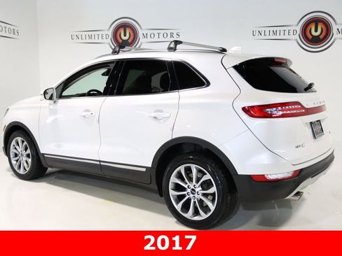 Used 2017 Lincoln MKC Select w/ Lincoln MKC Climate Package image 3