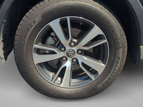 Used 2018 Toyota RAV4 XLE FWD image 16