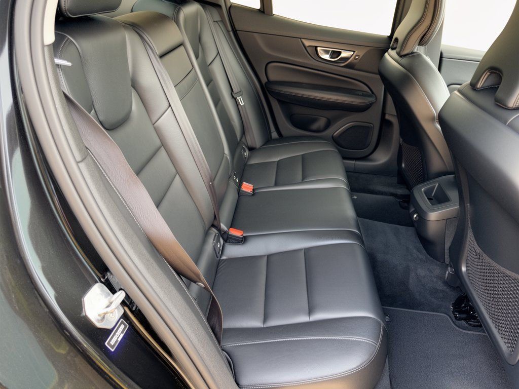 Used 2019 Volvo S60 T5 Momentum w/ Premium Package FWD image 29