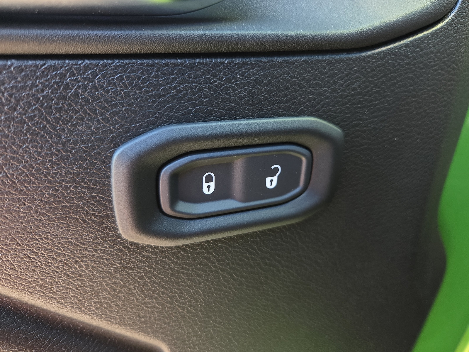 Used 2025 Jeep Wrangler Sport AWD/4WD image 14