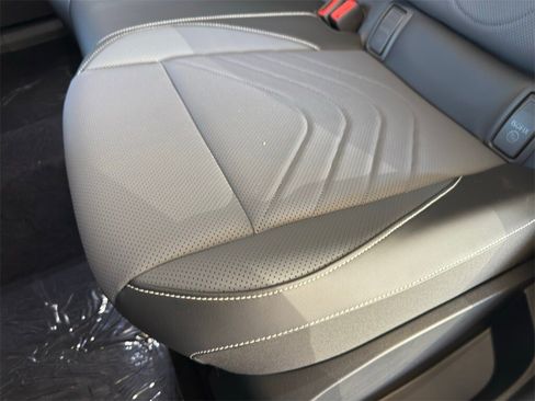 New 2026 Volkswagen Tiguan SE R-Line image 25