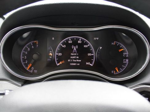Used 2017 Jeep Grand Cherokee Altitude RWD image 14