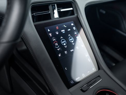 Certified 2024 Porsche Taycan 4 Cross Turismo image 14