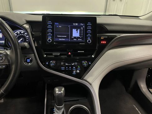 Used 2024 Toyota Camry SE w/ Convenience Package image 30
