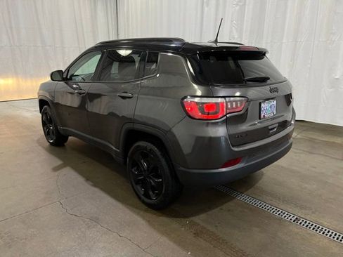 Used 2019 Jeep Compass Latitude AWD/4WD image 5