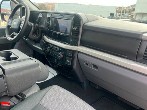 Used 2025 Ford F350 XLT image 23