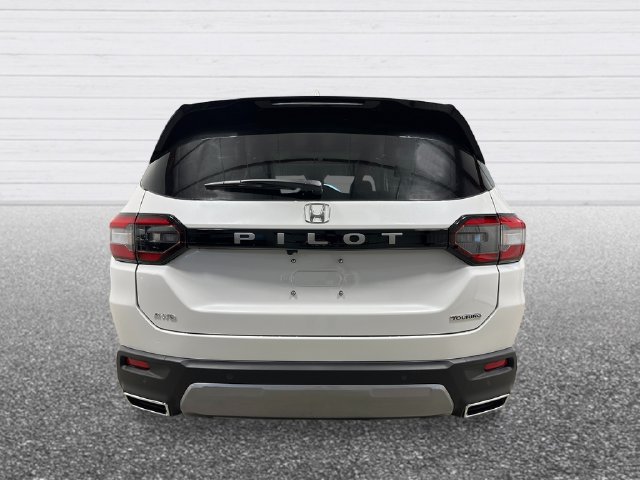 New 2026 Honda Pilot Touring image 4