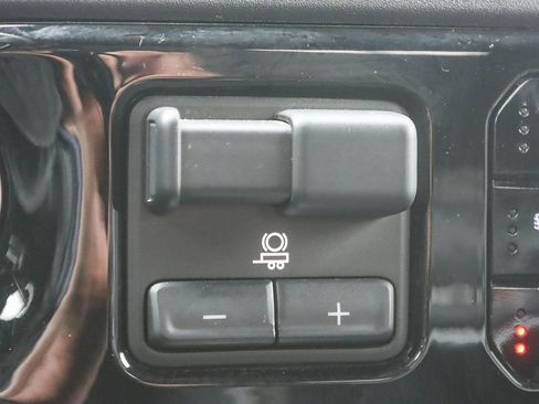 Used 2023 Chevrolet Silverado 1500 LTZ w/ LTZ Convenience Package II image 32