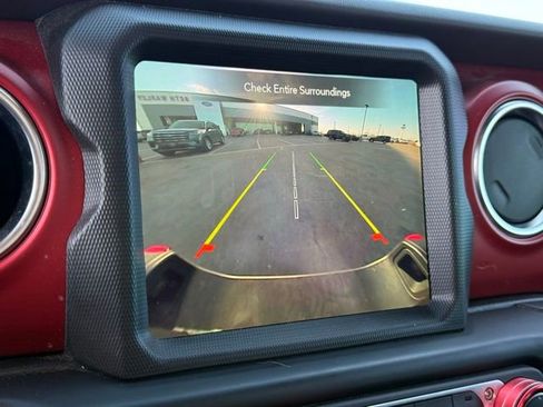 Used 2023 Jeep Gladiator Rubicon w/ Cold Weather Group image 28