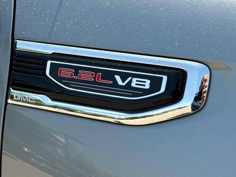 Used 2023 GMC Sierra 1500 Denali w/ Technology Package AWD/4WD image 8