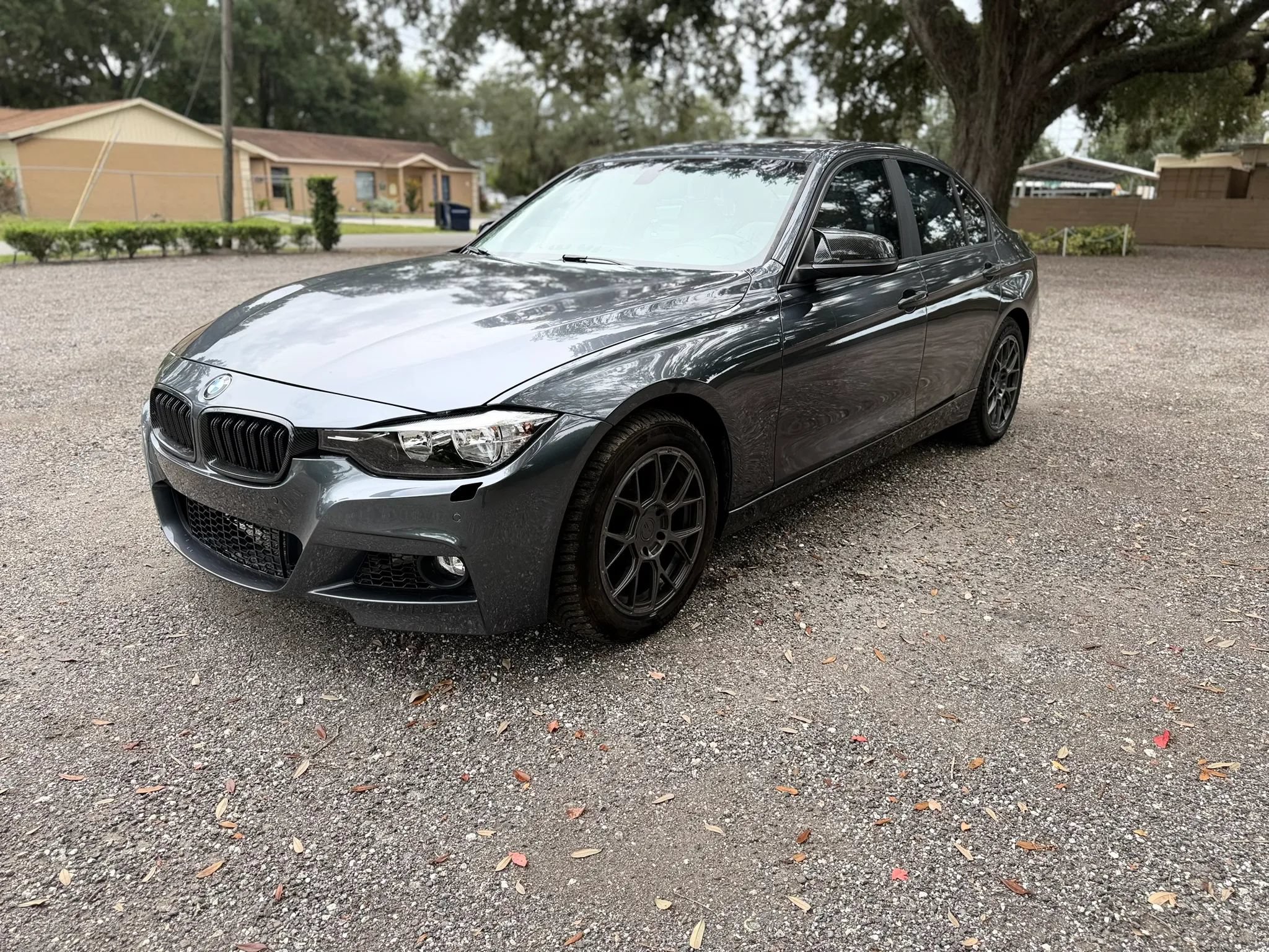 Used 2017 BMW 320i Sedan RWD image 1