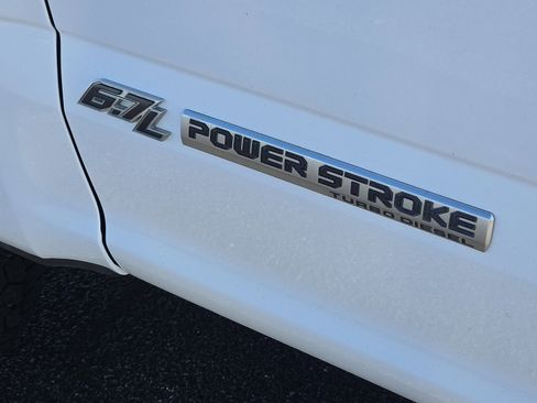 Used 2022 Ford F250 XL w/ Power Equipment Group image 7