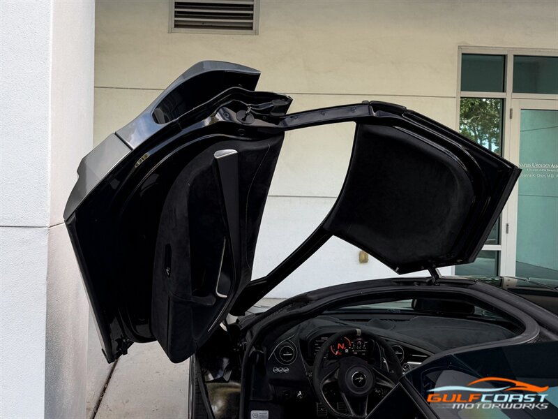 Used 2021 McLaren 720S Performance RWD image 28