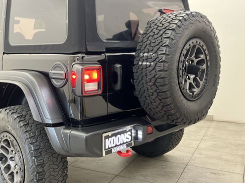 Used 2022 Jeep Wrangler Unlimited Rubicon w/ Xtreme Recon 35" Tire Package image 28