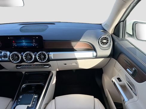 Used 2023 Mercedes-Benz GLB 250 image 19