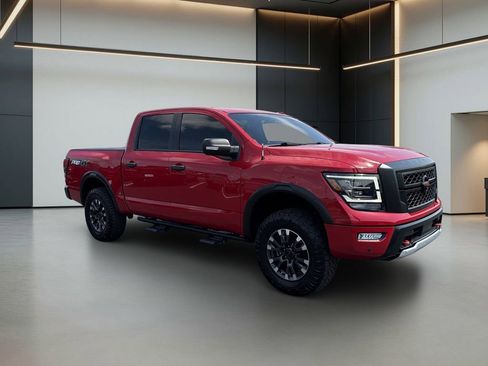 Used 2021 Nissan Titan PRO-4X w/ Pro-4x Convenience Package AWD/4WD image 7