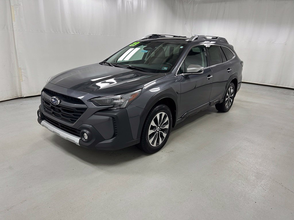 Used 2023 Subaru Outback Touring AWD/4WD image 2