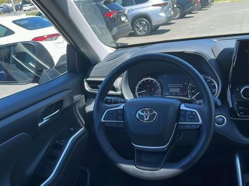 Certified 2025 Toyota Highlander XLE AWD/4WD image 22