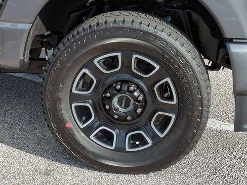 New 2026 Ford F250 Platinum w/ FX4 Off-Road Package AWD/4WD image 11