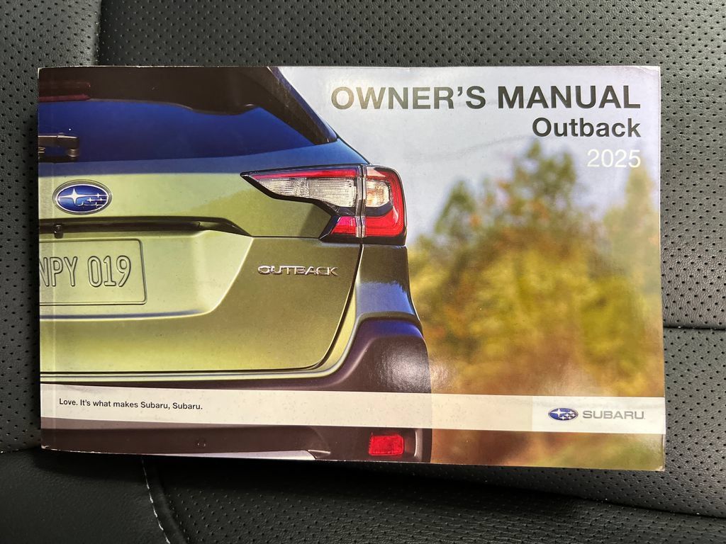 Used 2025 Subaru Outback Touring XT AWD/4WD image 38